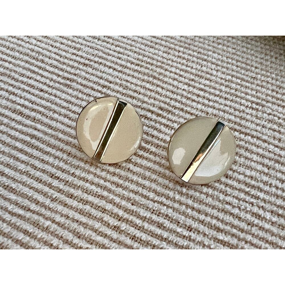 Vintage Gold & Beige Enamel Stud Earrings, Circle 90s Jewelry, Retro 80s - Picture 6 of 8